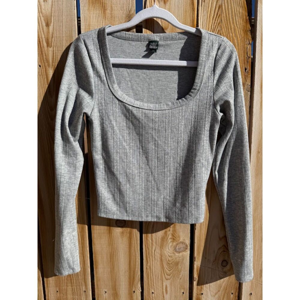 Wild Fable Women's Teen Light Gray Knit Long Sleeve Scoop Neck Cropped Top Sz XS